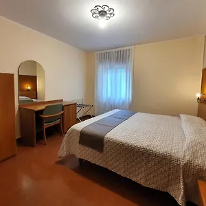 Altavilla Meuble 2* Tirano
