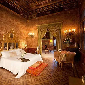 Palazzetto Pisani Grand Canal Veneza